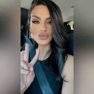 Meet your Posher, Yvette